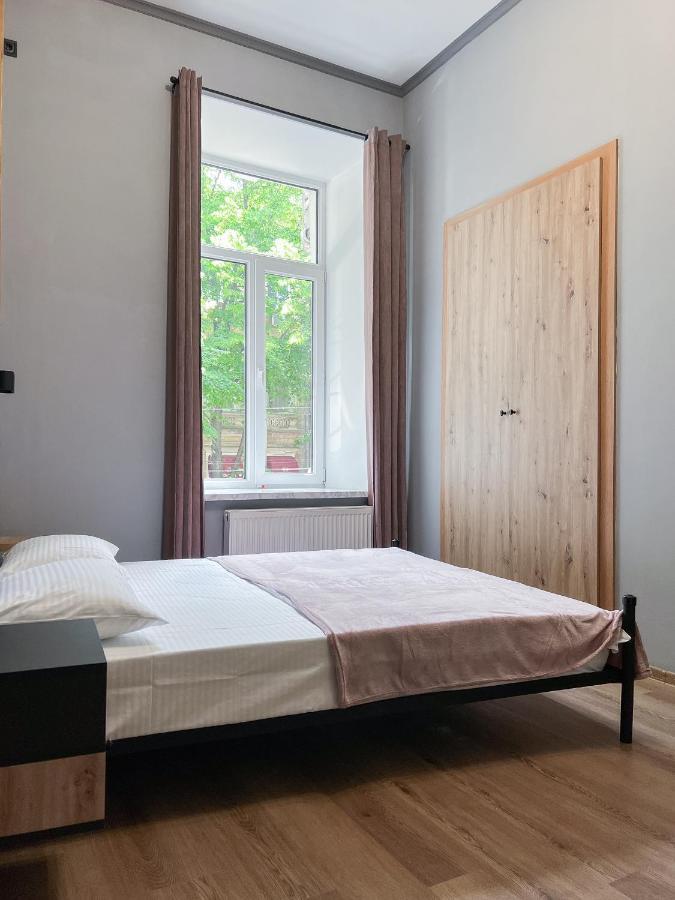 Apartments White Pearl Sadova オデッサ エクステリア 写真