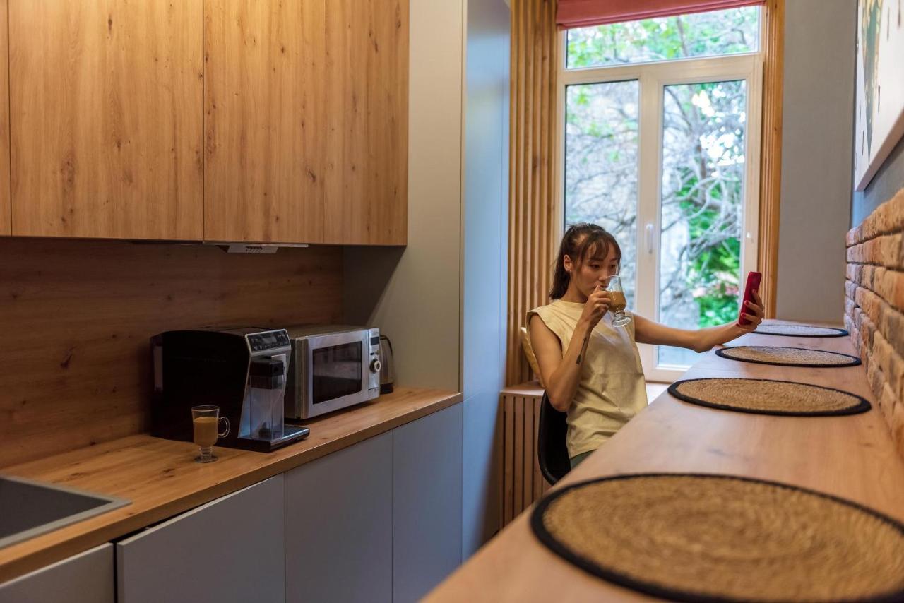 Apartments White Pearl Sadova オデッサ エクステリア 写真