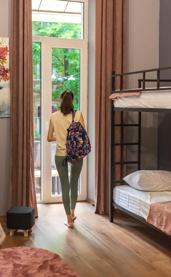 Apartments White Pearl Sadova オデッサ エクステリア 写真